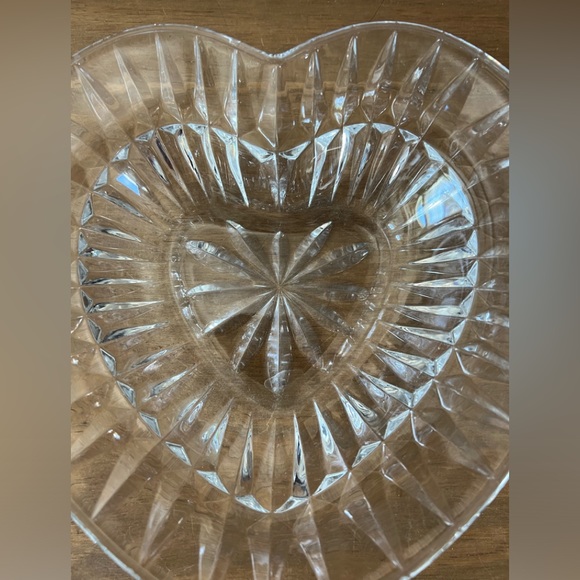 Mikasa crystal heart dish,beautiful and in perfect condition. - Picture 2 of 3